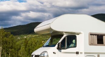 Seguro de autocaravanas en primavera: todo lo que debes saber antes de viajar